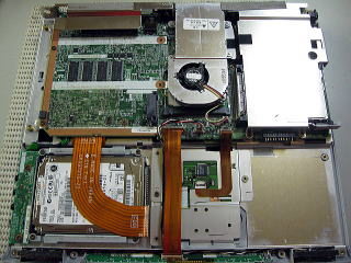 内部をクリーニングして組み立てます